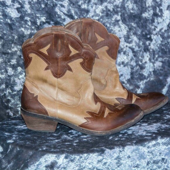 Reba Winged Toe Shorty Boot - Picture 7 of 11